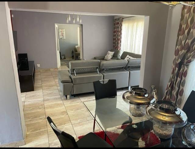4 BEDROOM DUPLEX FOR SALE IN BIRCHLEIGH NORTH